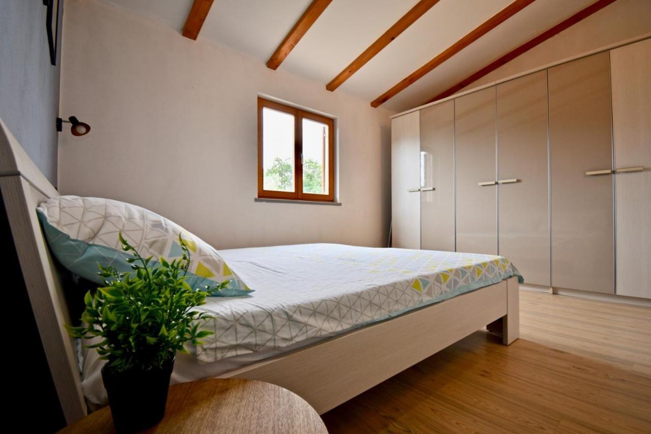 מדולין Relaxing Holiday House With Terrace Sea View מראה חיצוני תמונה