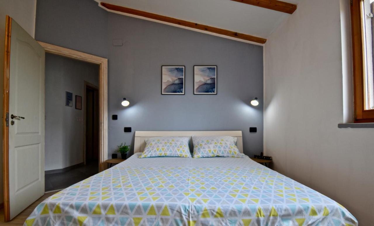 מדולין Relaxing Holiday House With Terrace Sea View מראה חיצוני תמונה